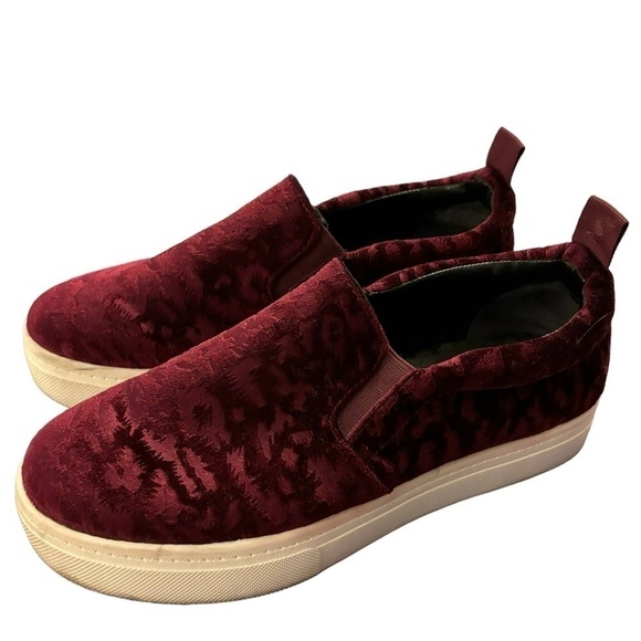 Circus by Sam Edelman Scotlyn Wine Animal Spot Velvet Slip On Sneaker Shoe 8.5 - Picture 1 of 12